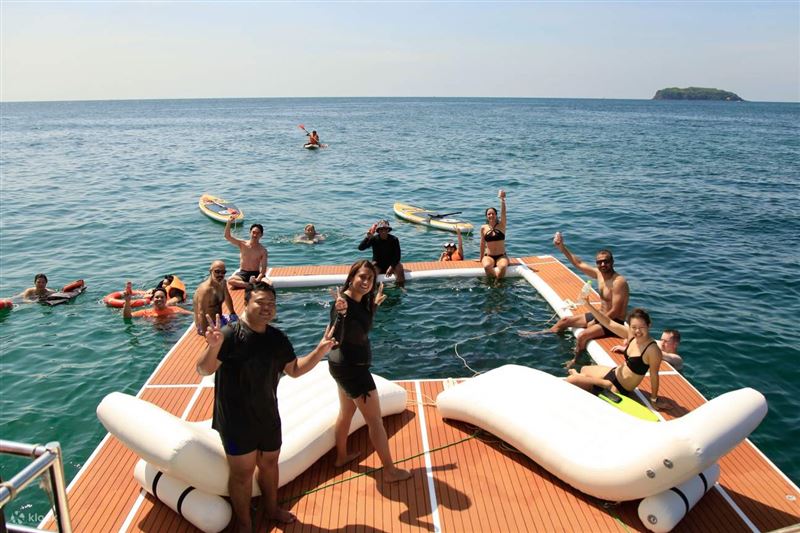 Phu Quoc Sunset Cruise – BBQ Dinner & Fireworks Show